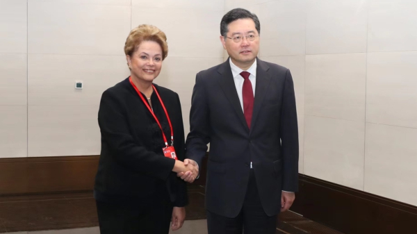 Chinese State Councilor and Foreign Minister Qin Gang (R) meets with Dilma Vana Rousseff, President of the New Development Bank in Shanghai, China, April 21, 2023. /Chinese Foreign Ministry
