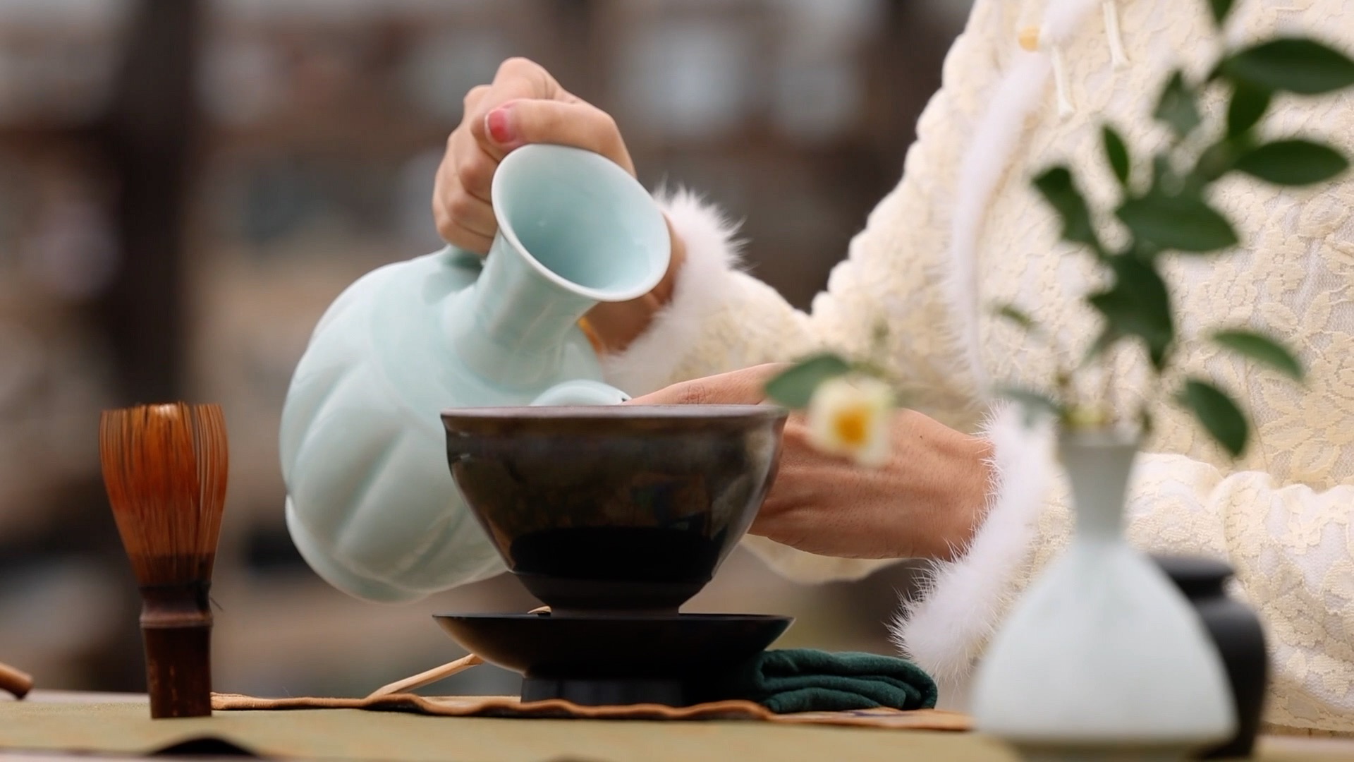 The Jingshan tea ceremony is among the forms of tea heritage included in UNESCO's intangible cultural heritage list. /CGTN