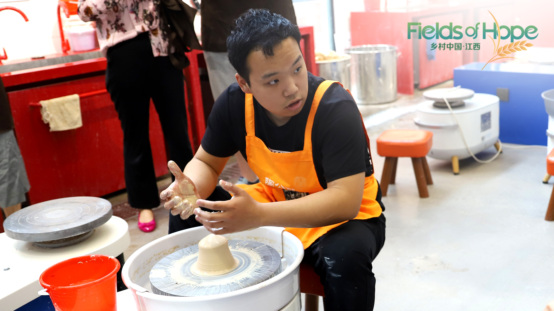 The DIY experience is proving exceptionally popular as many visitors are eager to dip their fingers in the clay after visiting the kilns and museums in Jingdezhen, which is also known as China’s porcelain capital. /CGTN