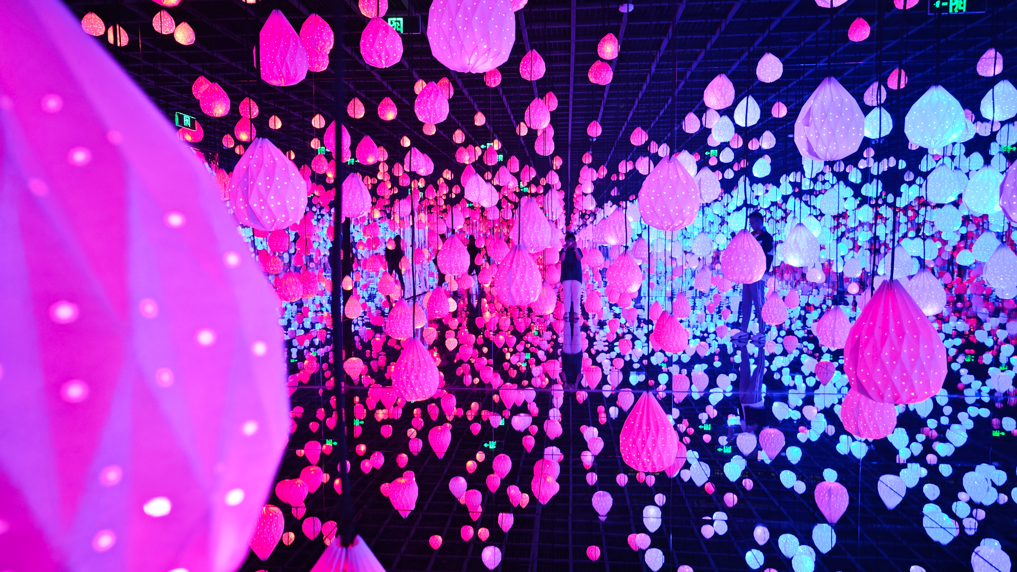 Live: Experience an immersive, naked-eye 3D exhibition in Chengdu, China