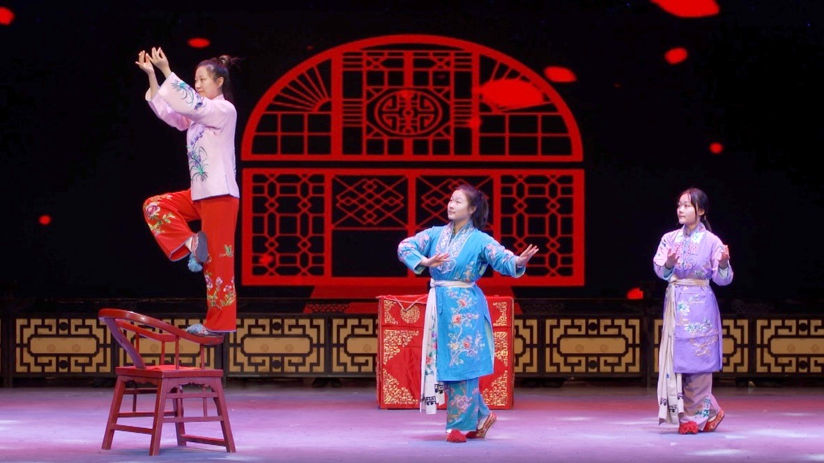 Xue Jinjing and other performer practice in a rehearsal in Taiyuan, Shanxi on April 18, 2023. /CGTN