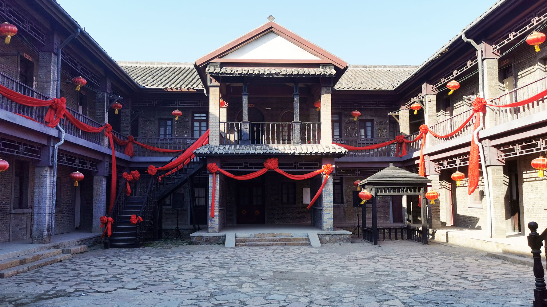 Live: Action! 'Time travel' in a film & TV studio on Labor Day holiday