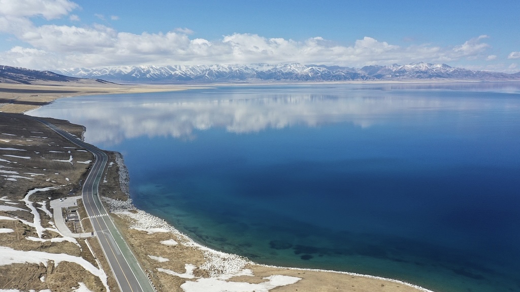 Live: The stunning view of Sayram Lake in NW China's Xinjiang