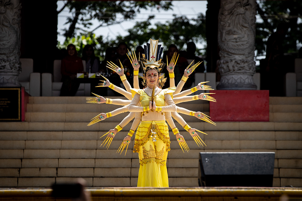 Chinese thousand-hands dancers perform at the Sam Poo Kong temple in Semarang, Java, Indonesia on January 22, 2023. /CFP