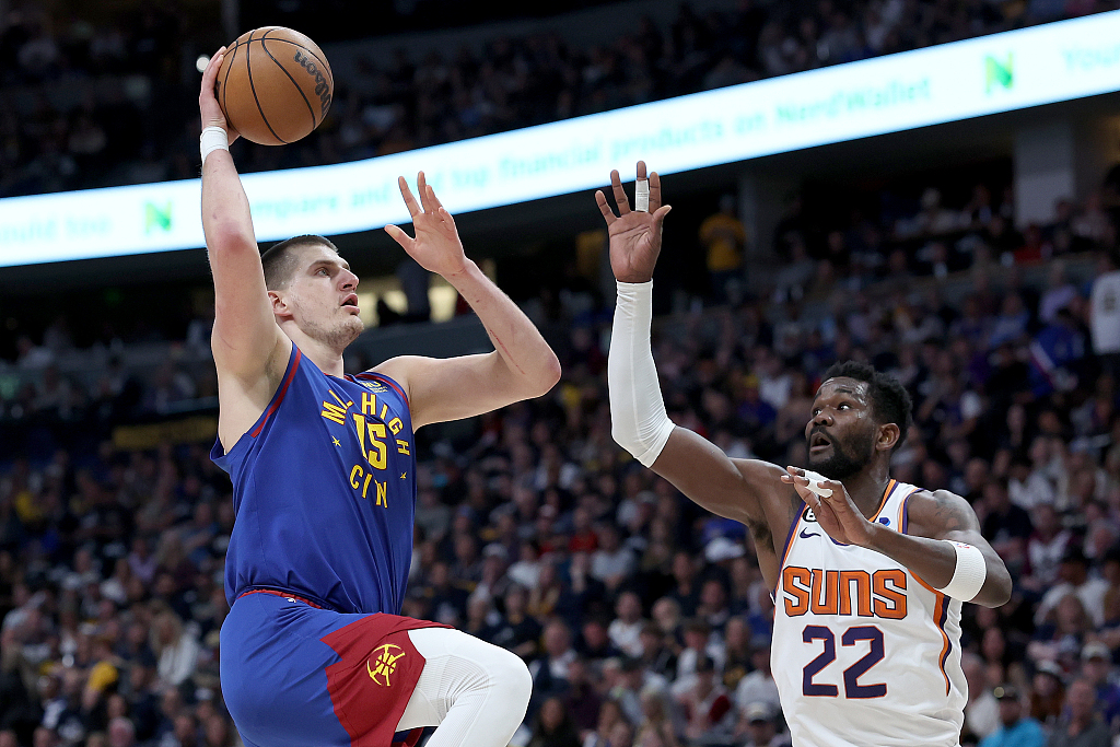 Nikola Jokic (#15) of thew Denver Nuggets shoots in Game 1 of the NBA Western Conference semifinals against the Phoenix Suns at Ball Arena in Denver, Colorado, April 29, 2023. /CFP