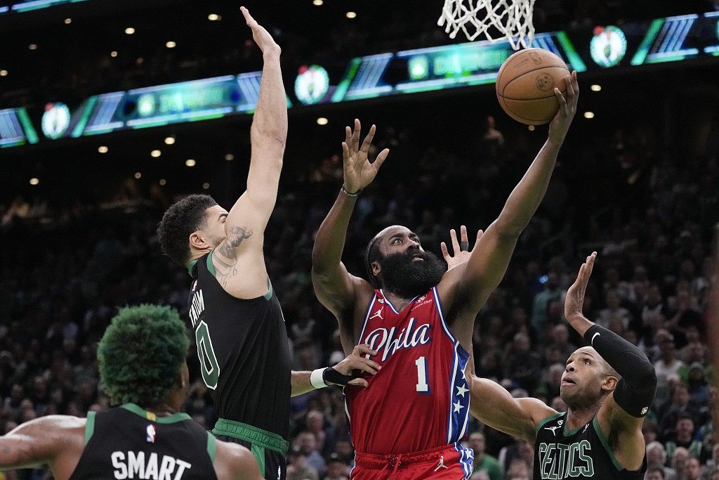 James Harden (#1) of the Philadelphia 76ers drives toward the rim in Game 1 of the NBA Eastern Conference semifinals against the Boston Celtics at the TD Garden in Boston, Massachusetts, May 1, 2023. /CFP