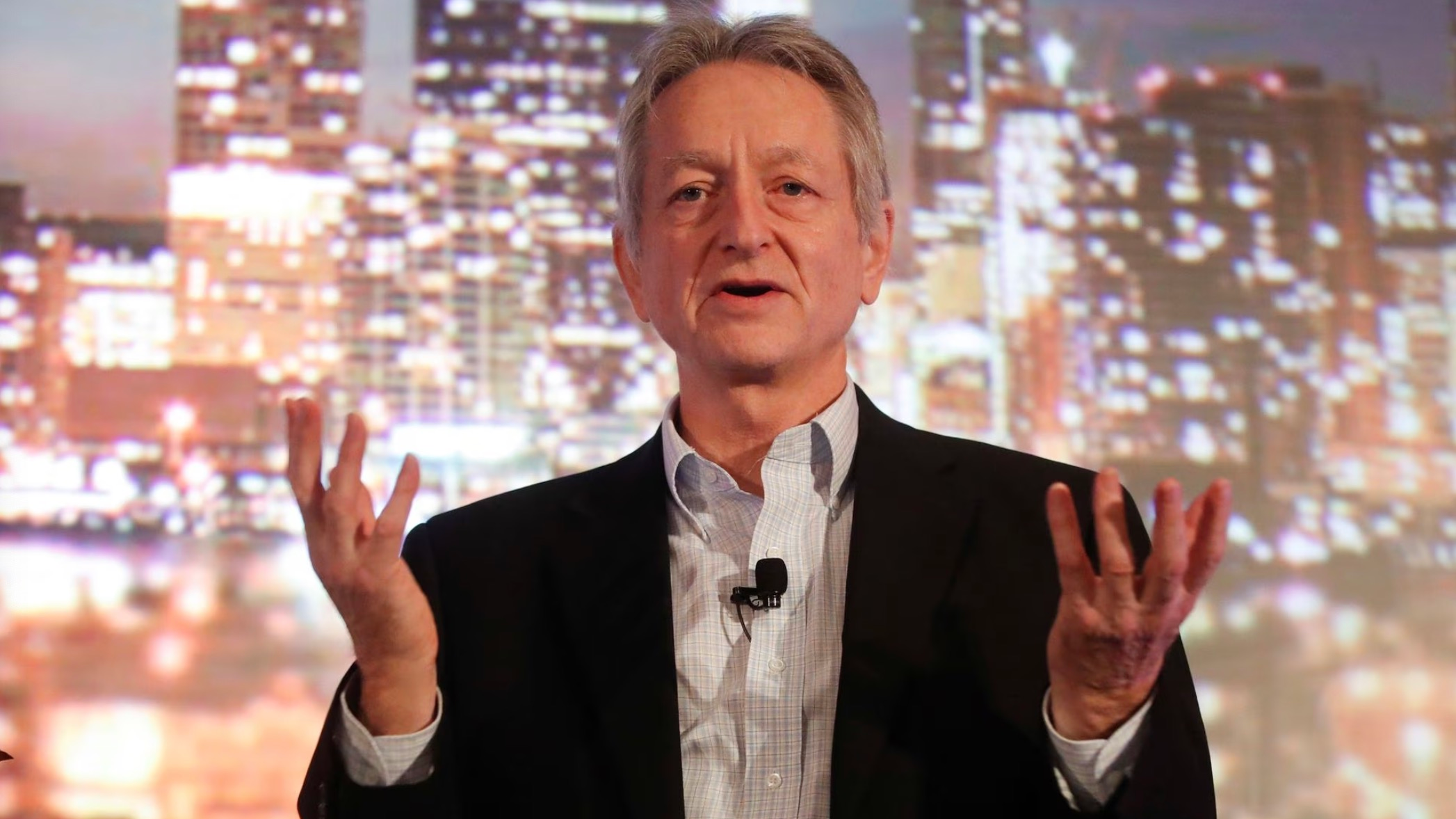 AI pioneer Geoffrey Hinton speaks at the Thomson Reuters Financial and Risk Summit in Toronto, Canada, December 4, 2017. /Reuters