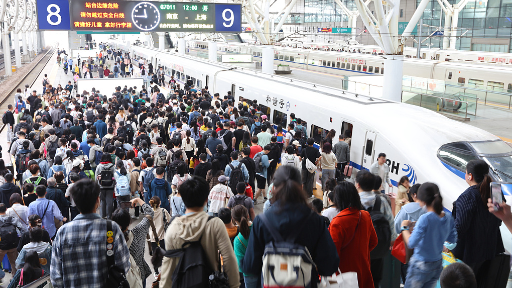 Passengers at Nanjing Railway Station in Nanjing City, east China's Jiangsu Province, May 3, 2023. /CFP