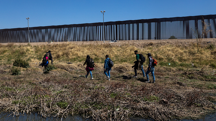 U.S. to temporarily send 1,500 troops to Mexico border - CGTN