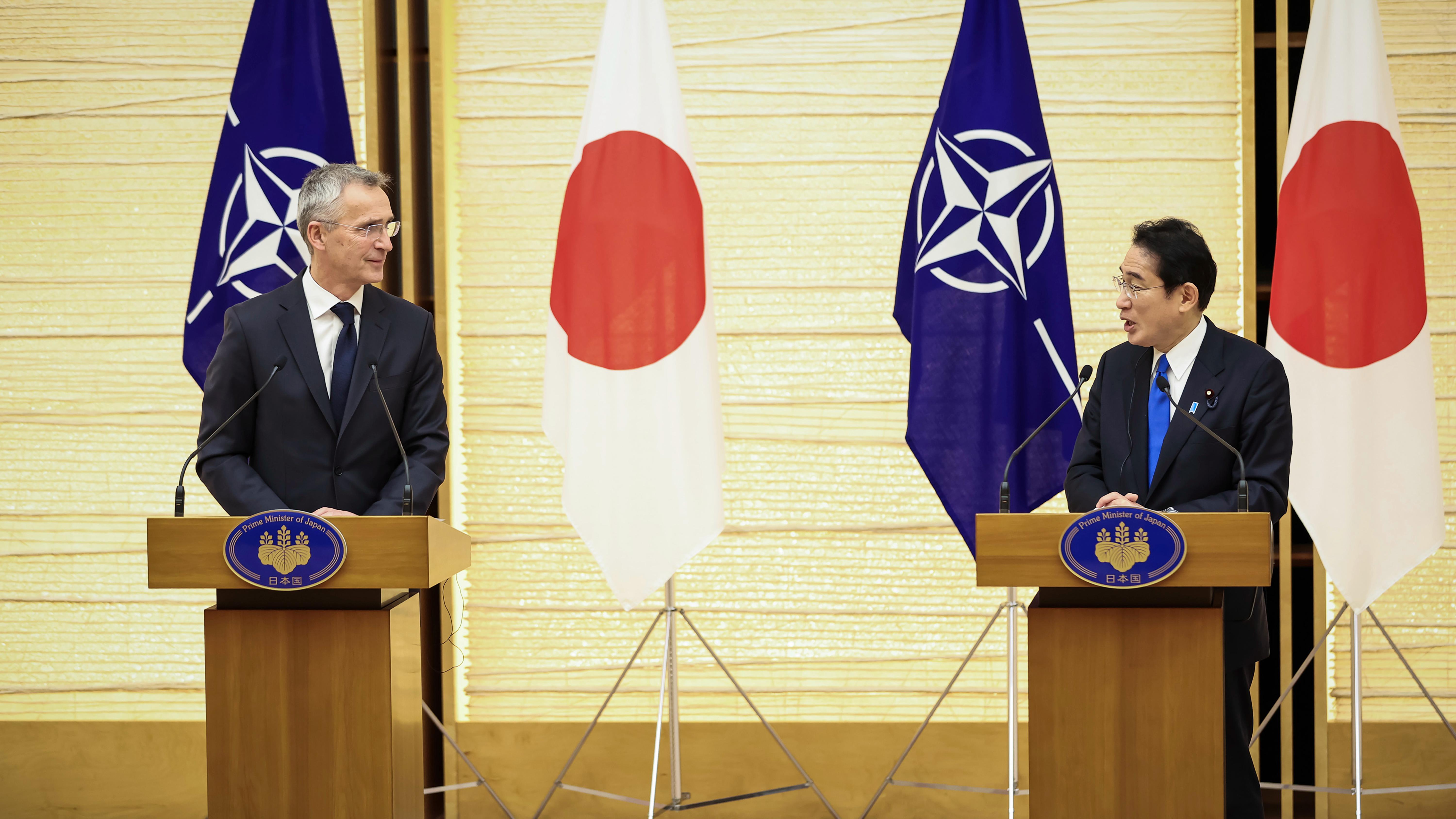 NATO Secretary-General Jens Stoltenberg (L) and Japan's Prime Minister Fumio Kishida hold a joint media briefing in Tokyo, Japan, January 31, 2023. /AP