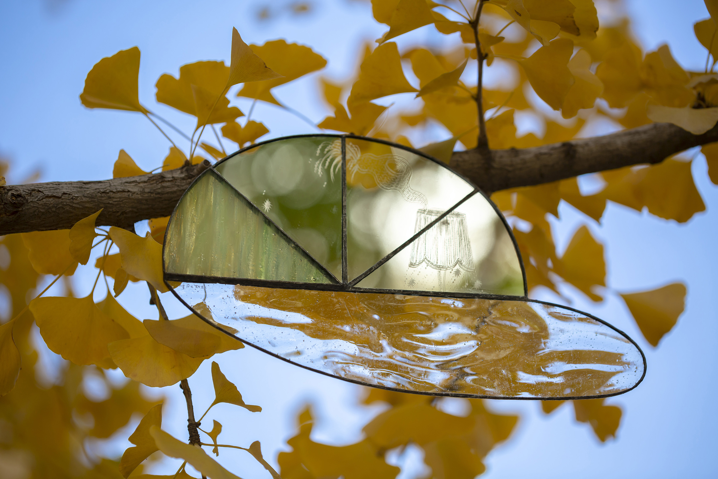 One of Du Meng's glass artworks /Du Meng and Fou Gallery, New York