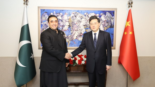 Chinese State Councilor and Foreign Minister Qin Gang (R) meets with Pakistani Foreign Minister Bilawal Bhutto Zardari in Islamabad, Pakistan, May 6, 2023. /China's Foreign Ministry