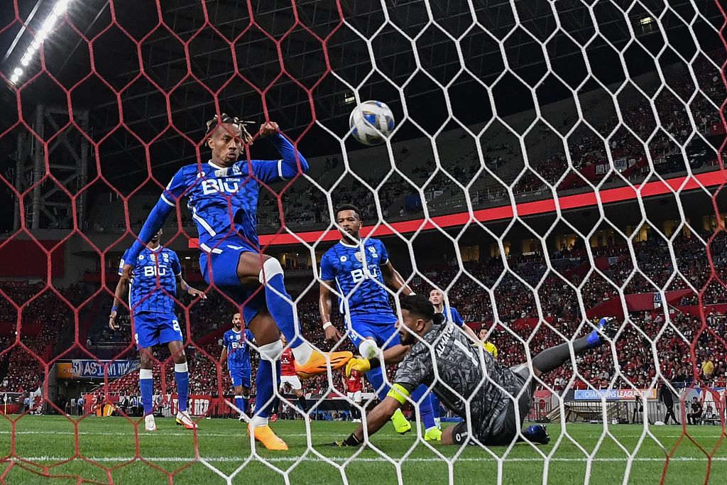 Andre Carrillo (R) of Al-Hilal scores an own goal in the second-leg game of the Asian Champions League final against Urawa Red Diamonds at Saitama Stadium in Saitama, Japan, May 6, 2023. /CFP