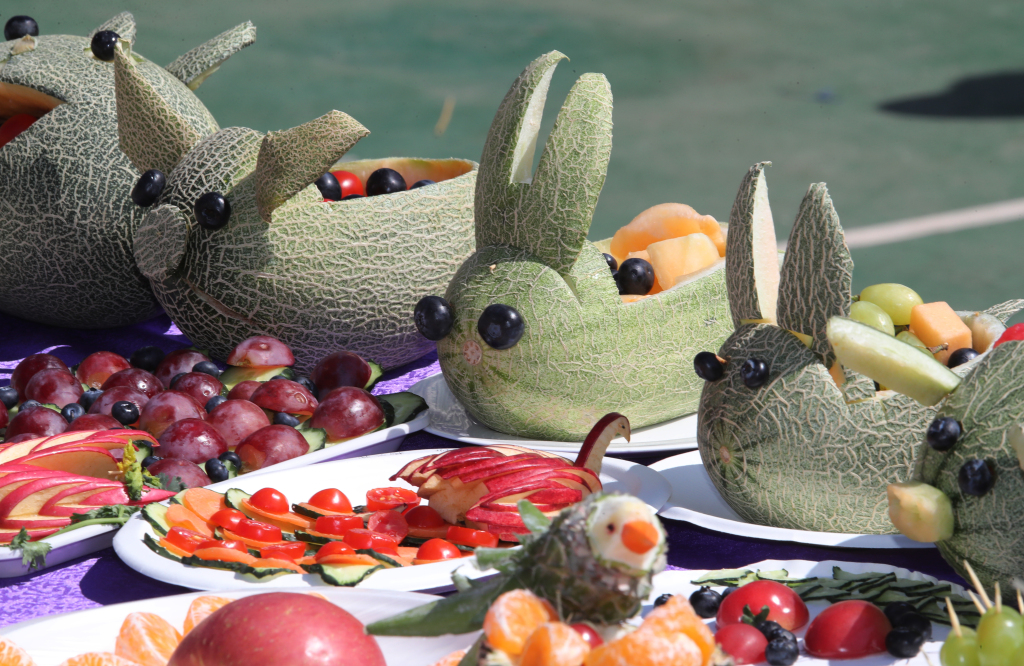 A photo taken on May 6, 2023 shows colorful fruit platters made by students from a school in Kunming, Yunnan Province as part of the school's annual art festival. /CFP