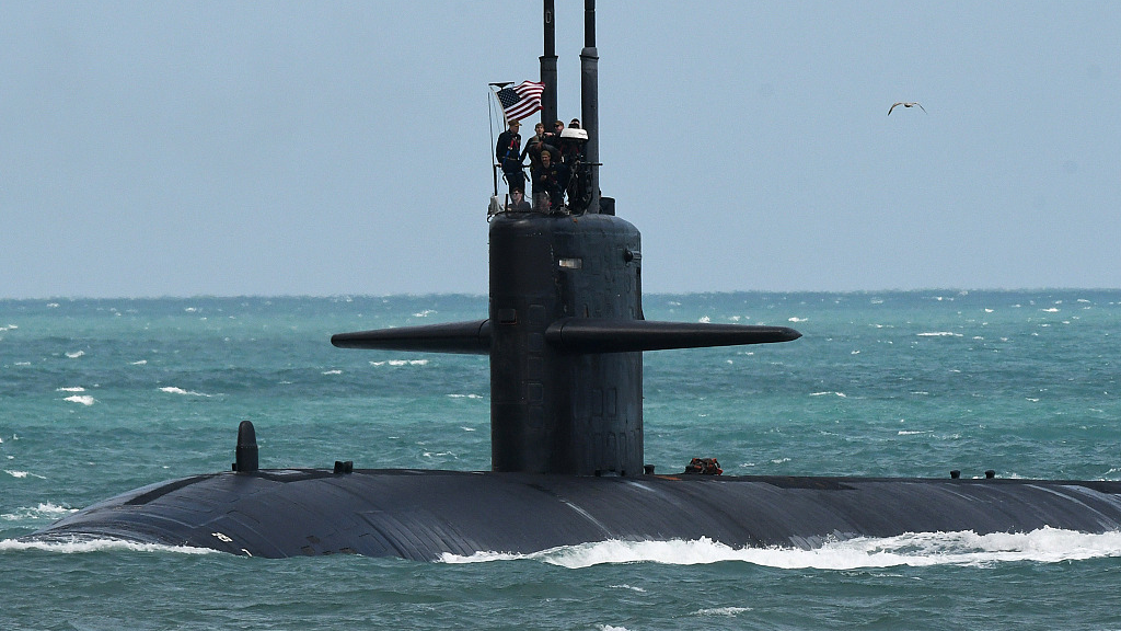 A nuclear-powered U.S. Navy submarine cruises into the Navy Port at Port Canaveral on March 8, 2023. Australia is expected to purchase as many as five Virginia-class nuclear-powered submarines from the United States under the new AUKUS deal. /CFP