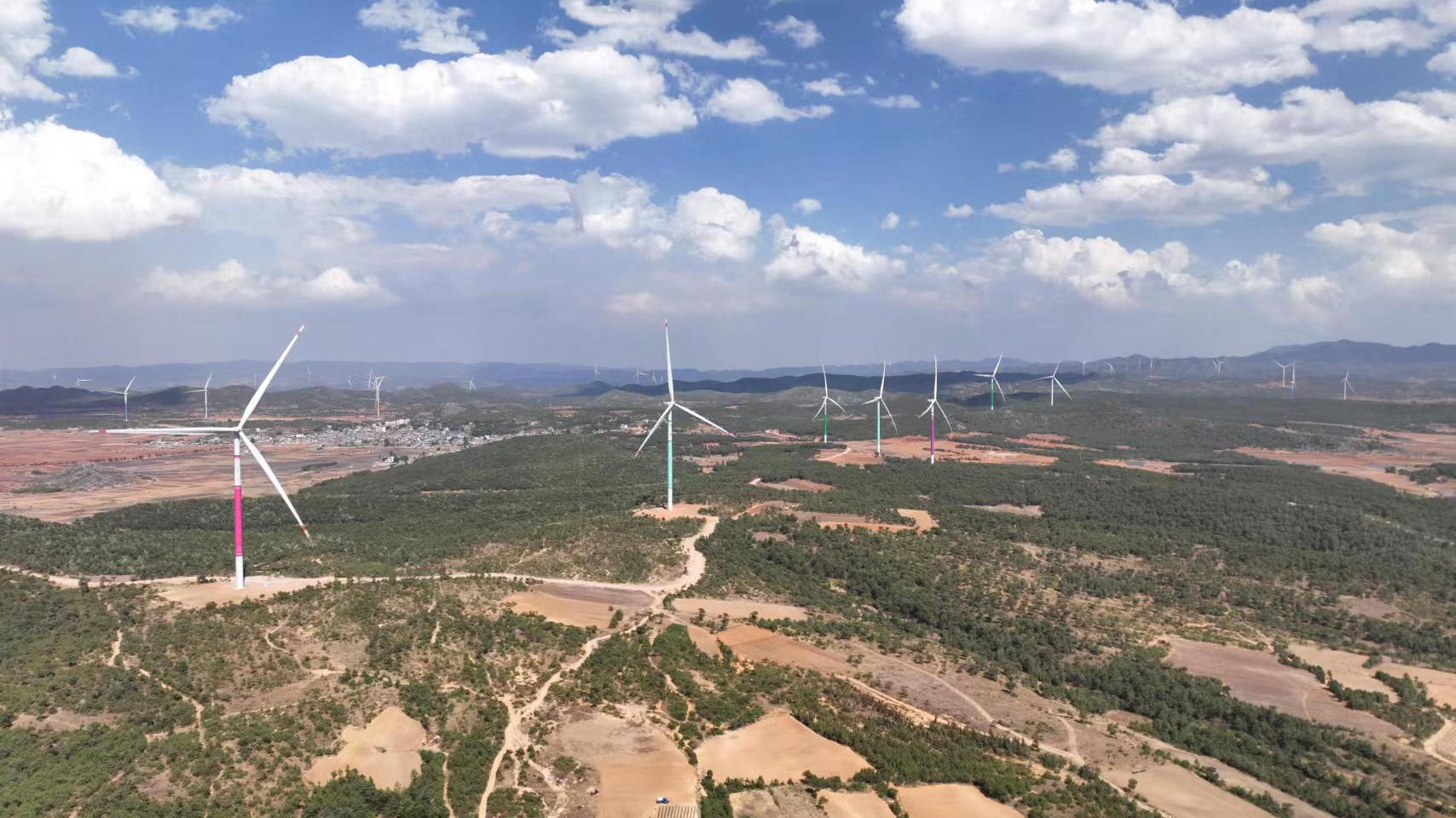 An 800 MW wind power plant was put into production in Qujing City, southwest China's Yunnan Province, May 8, 2023. /CMG