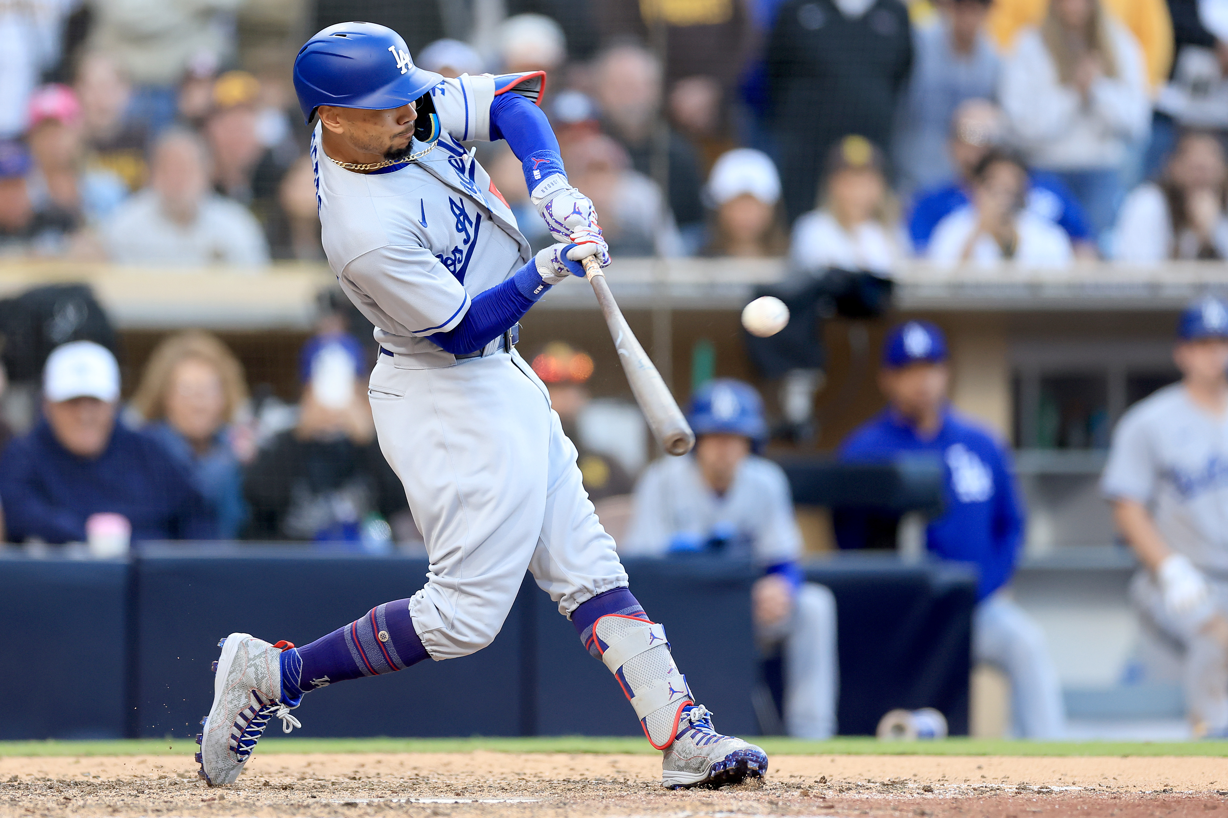 Mookie Betts of the Los Angeles Dodgers hits a solo homerun during the ninth inning of the game against the San Diego Padres at Petco Park in San Diego, California, May 7, 2023. /CFP