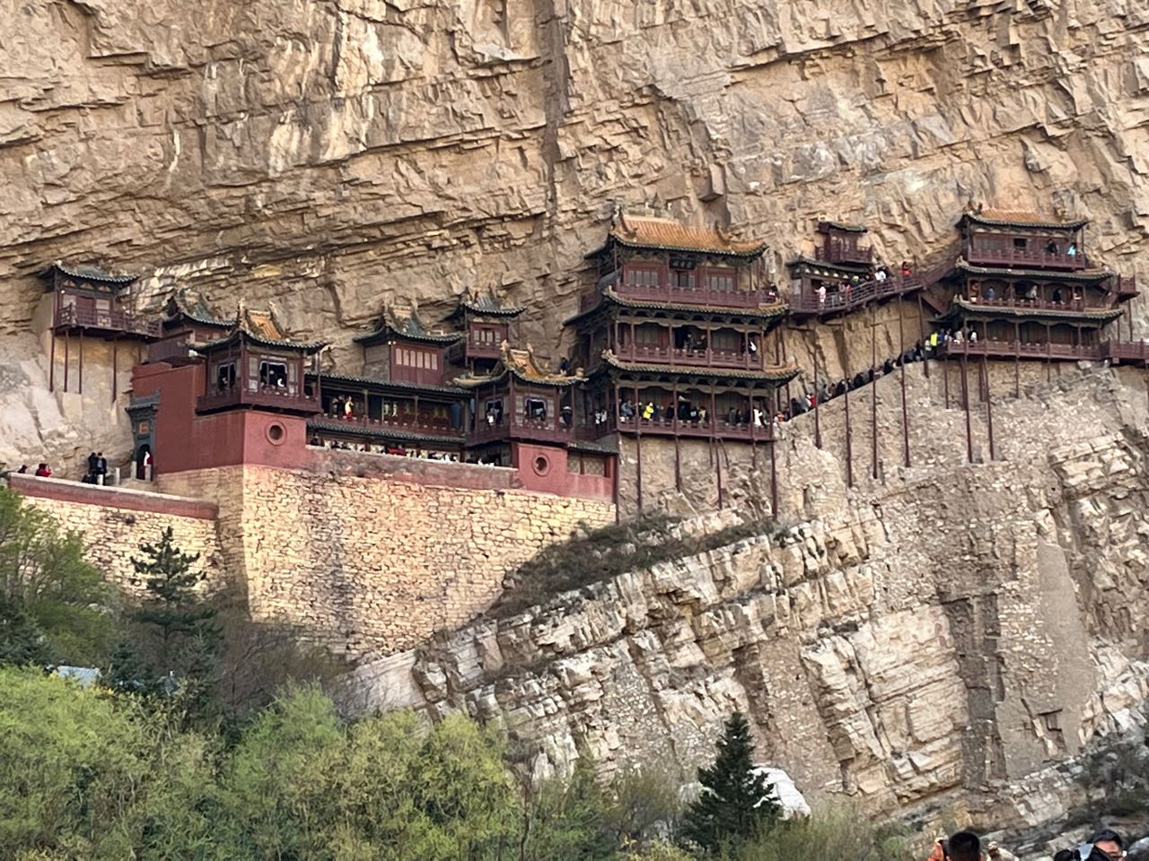 Shanxi’s Hanging Temple draws thousands of visitors to explore its lofty balconies and bridges. /Wendyl Martin