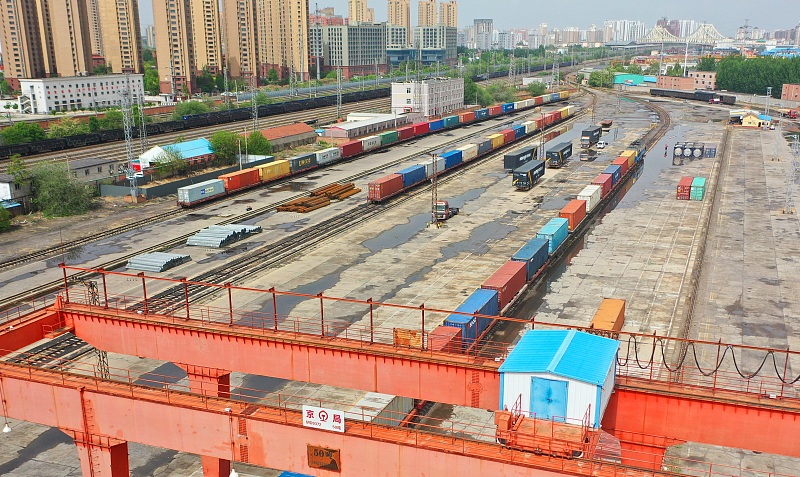 A freight train carrying more than 1,400 tonnes of goods leaves for Tashkent, the capital of Uzbekistan, marking the opening of a new China-Europe freight train route, Langfang City, north China's Hebei Province, April 28, 2023. /CFP