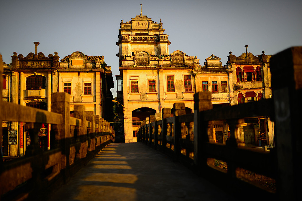 Kaiping Diaolou is another popular destination in Jiangmen that should not be missed. /CFP