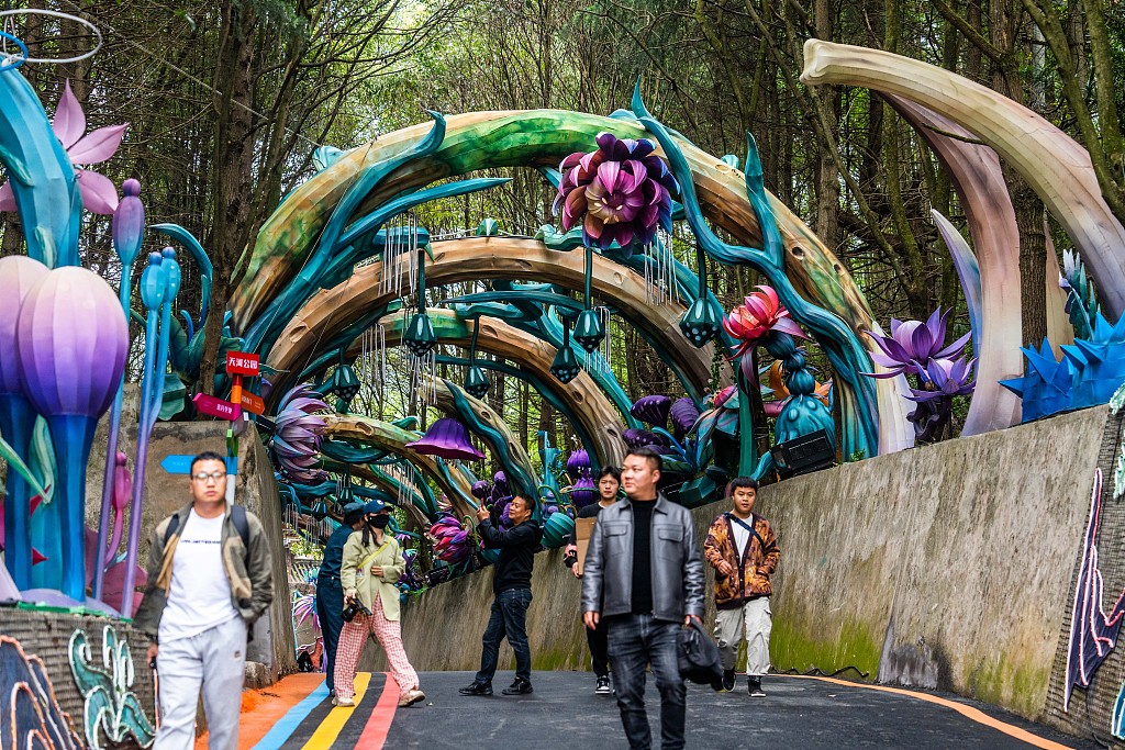 This photo taken on April 28, 2023 shows the Jurassic Carnival theme park in Bijie, Guizhou. /CFP