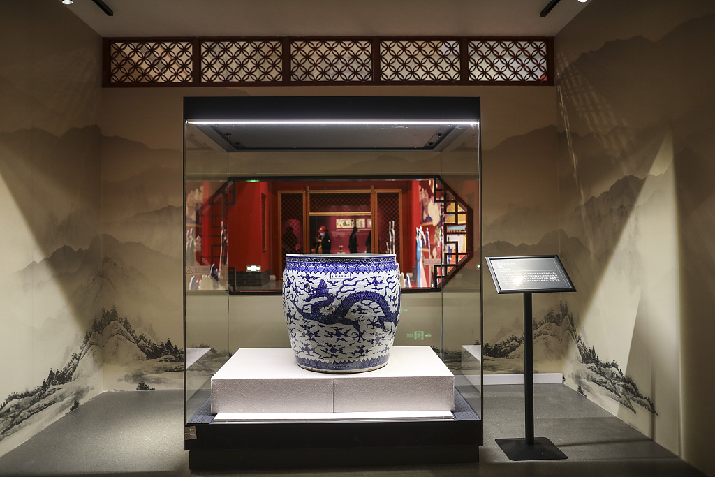 A large blue-and-white porcelain jar is on display at the National Museum of Classic Books in Beijing on April 28, 2023. /CFP