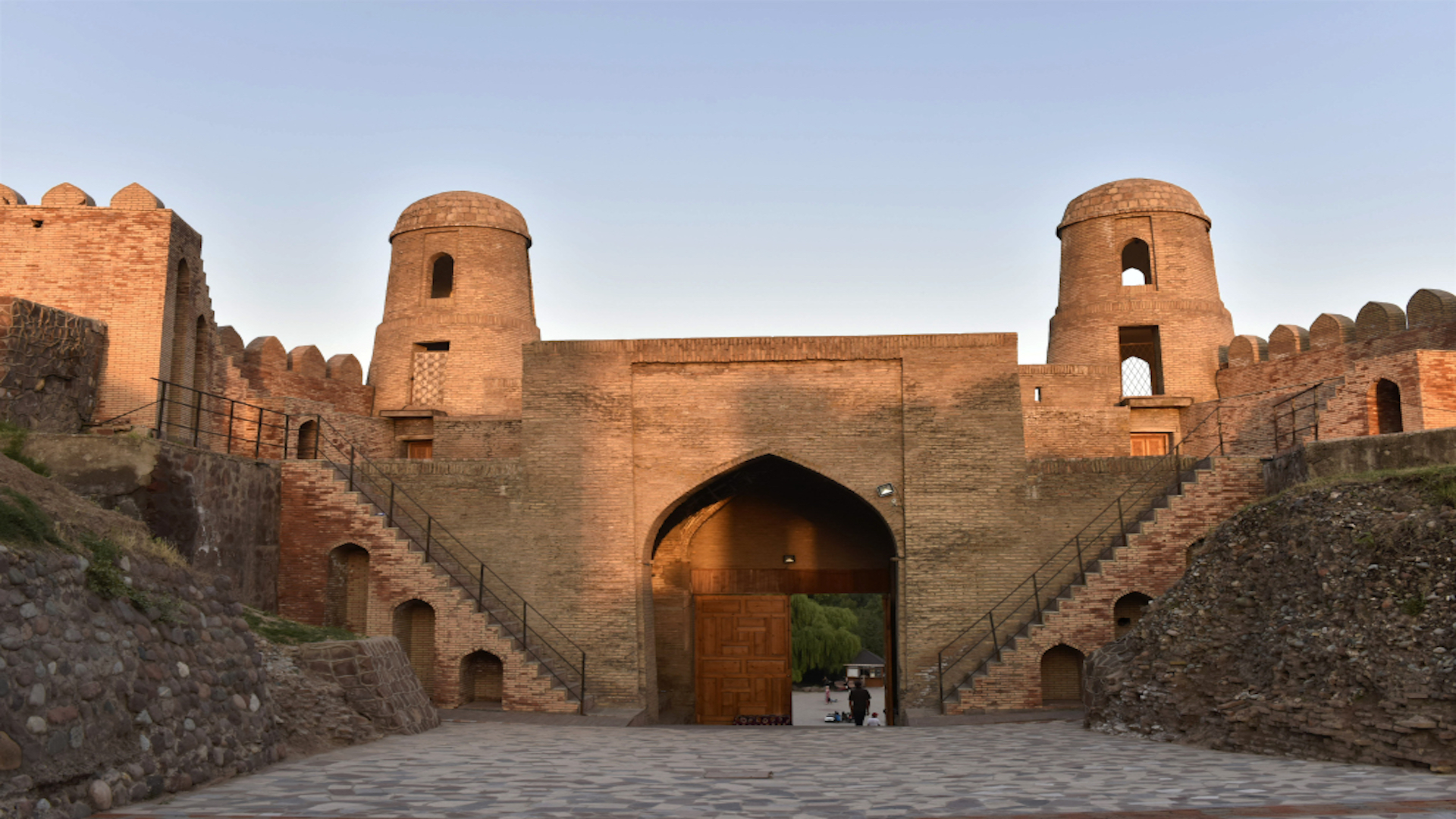 An arched gate of the Hisor Fortress in Tajikistan /CFP