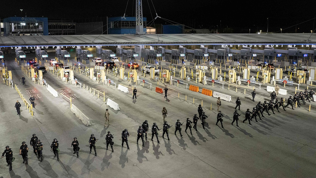 Aerial view of United States Customs and Border Protection officers running a drill at San Ysidro crossing port on the U.S.-Mexico border seen from Tijuana, Baja California state, Mexico, on May 10, 2023. /CFP