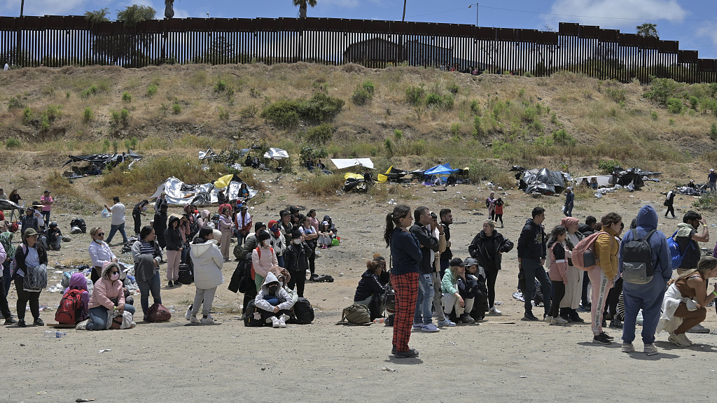 Migrants of various nationalities wait in San Diego, California, May 9, 2023./CFP
