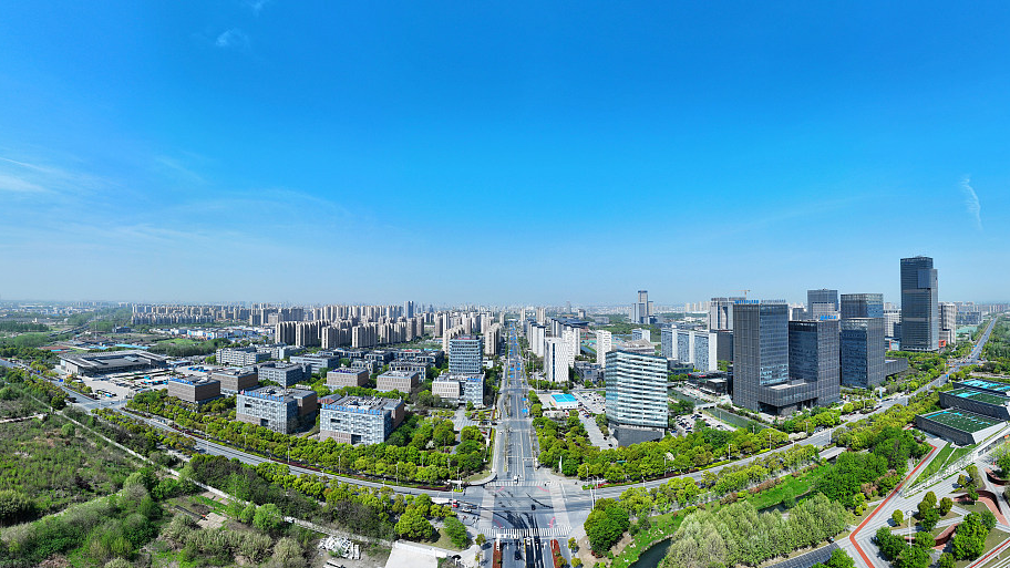 A bird's eye view of Yangzhou City, eastern China's Jiangsu Province, April 23, 2023. /CFP