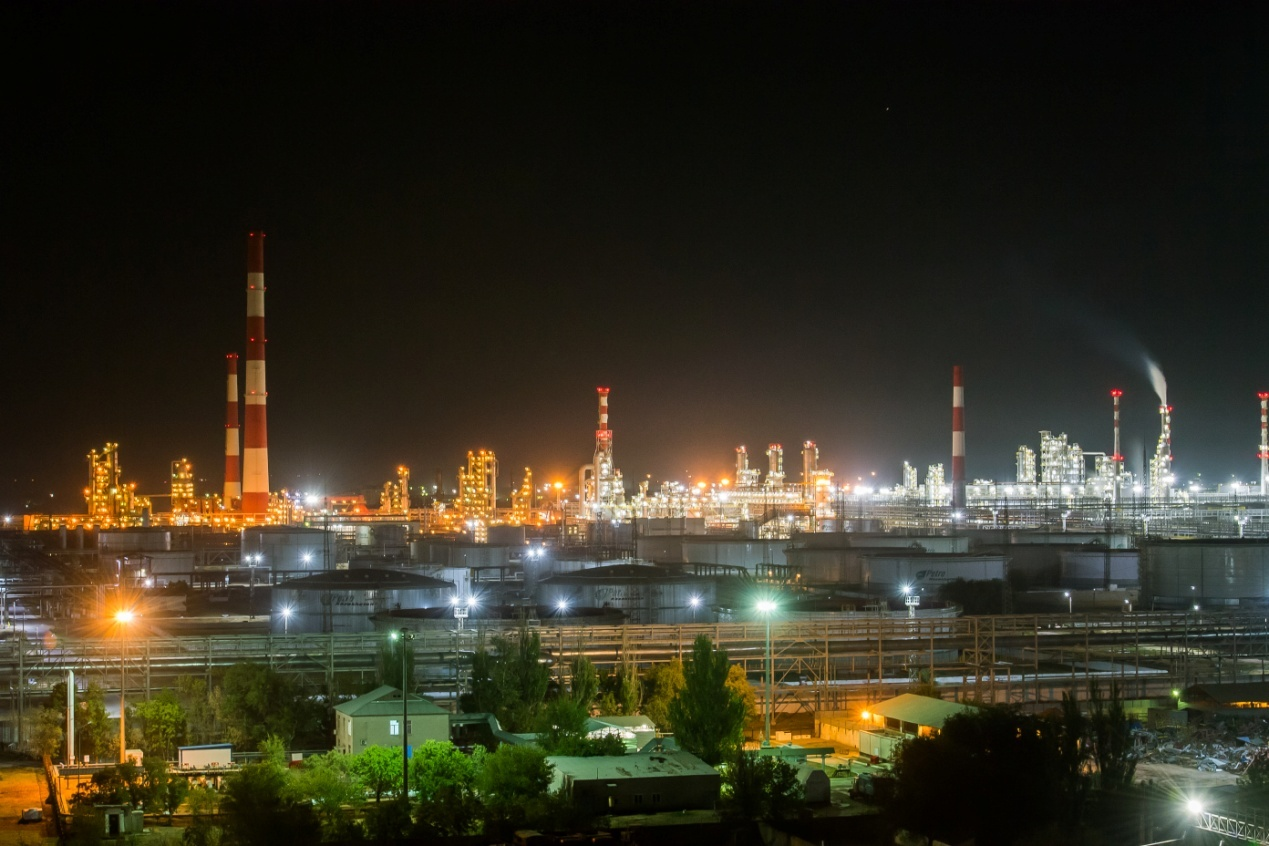 A night view of the Shymkent oil refinery in Kazakhstan. /Chinese Ministry of Commerce 