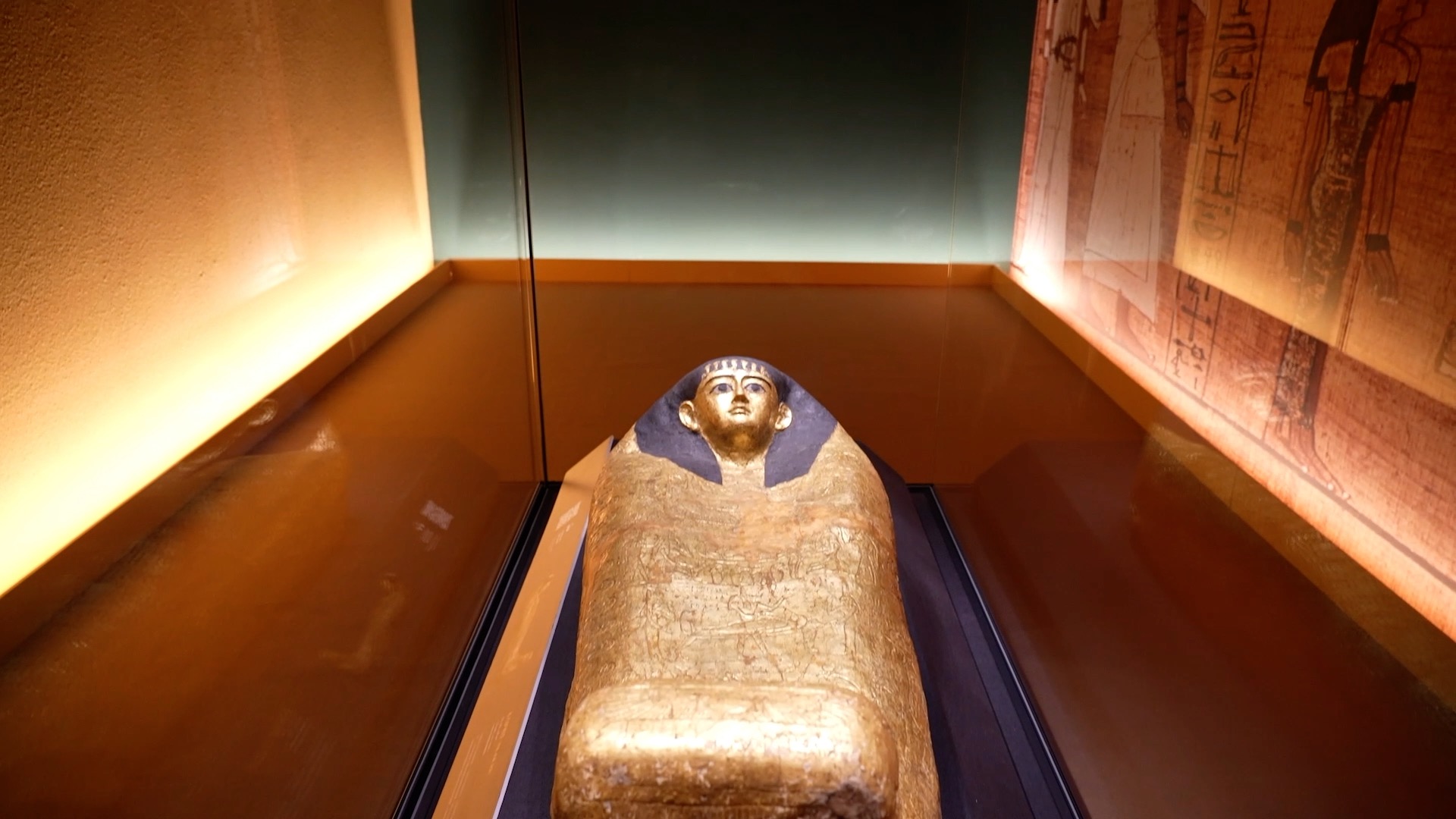 Gilded mummy coffin from the Egyptian Museum in Barcelona displayed in Beijing for the first time. /CGTN 