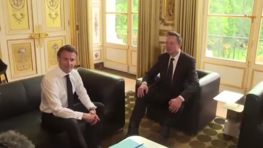French President Emmanuel Macron meets billionaire entrepreneur Elon Musk ahead of during Choose France forum in Versailles, France, May 15, 2023. /Reuters