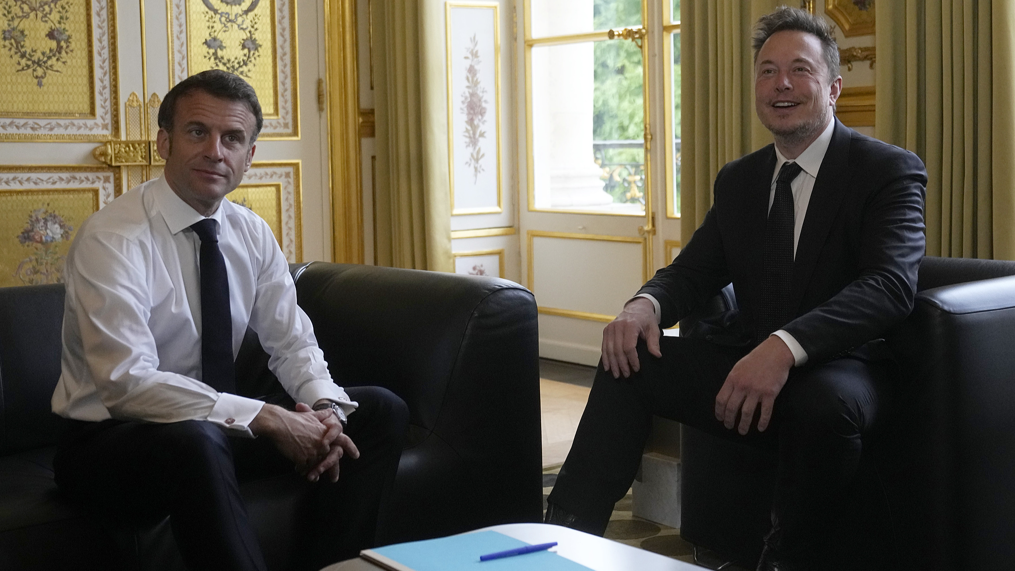 French President Emmanuel Macron meets billionaire entrepreneur Elon Musk ahead of the Choose France forum in Versailles, France, May 15, 2023. /CFP