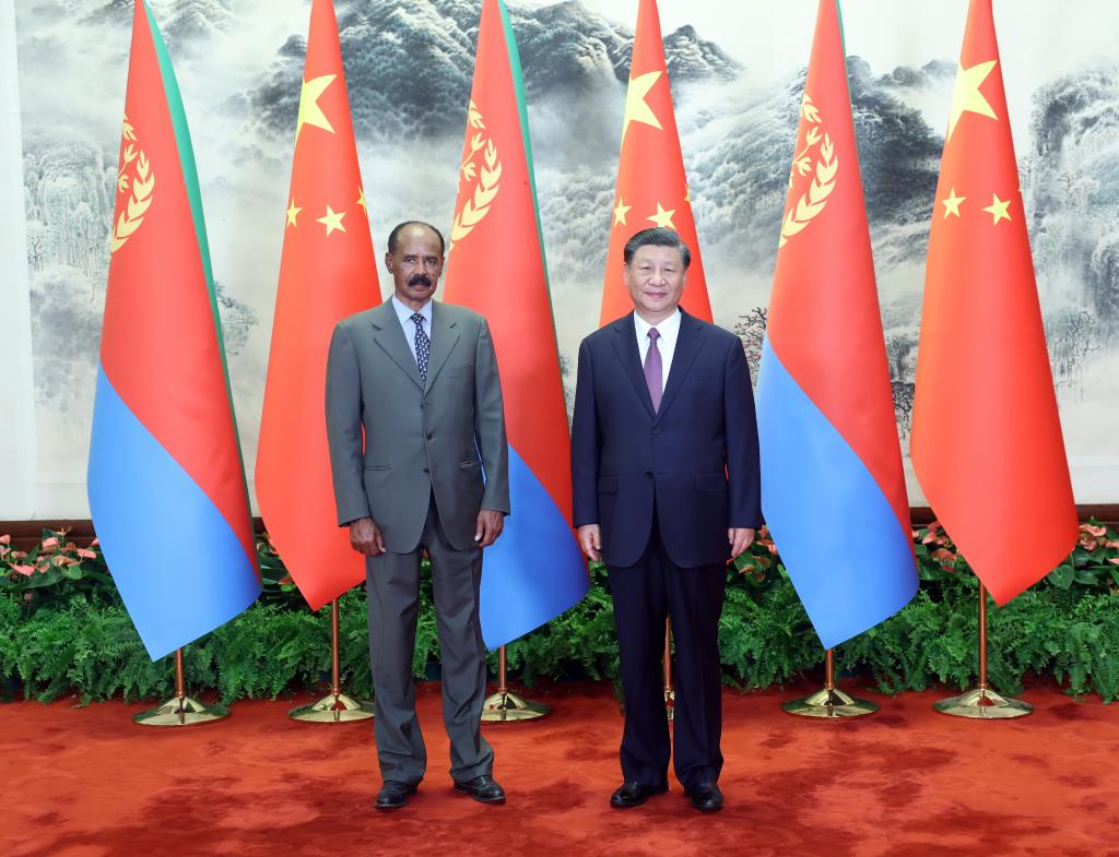 Chinese President Xi Jinping (R) holds talks with President Isaias Afwerki of the State of Eritrea at the Great Hall of the People in Beijing, capital of China, May 15, 2023. /Xinhua