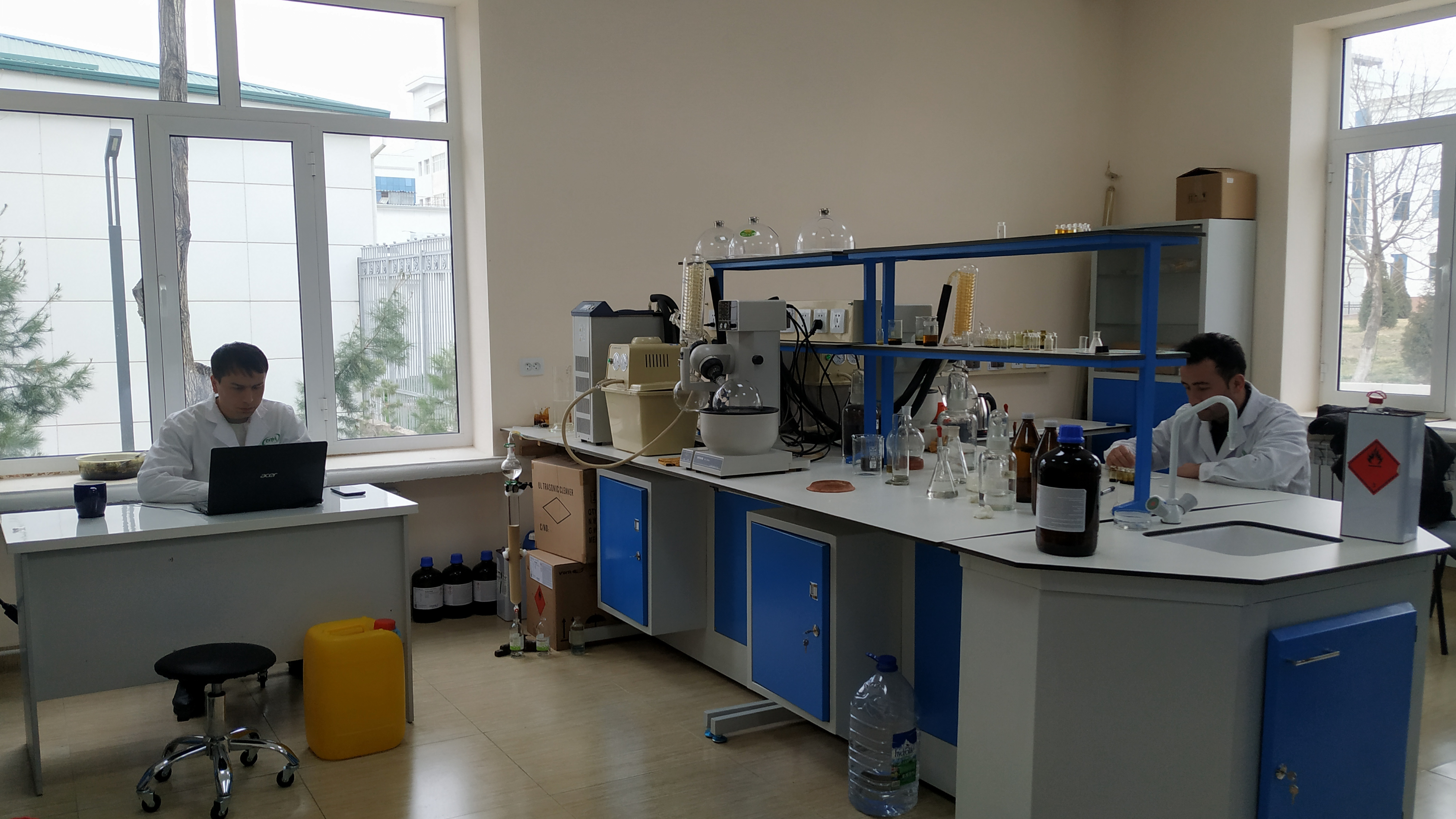 Researchers at work at a China-Uzbekistan collaborative lab for natural medicine. 