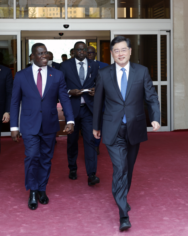 Chinese State Councilor and Foreign Minister Qin Gang (R) holds talks with David Francis (L), Minister of Foreign Affairs and International Cooperation of Sierra Leone, in Beijing, China, May 16, 2023. /Chinese Foreign Ministry