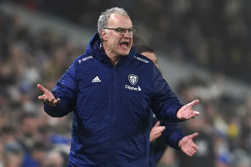 Marcelo Bielsa, manager of Leeds United, looks on during the Premier League game against Arsenal at Elland Road in Leeds, England, December 18, 2021. /CFP