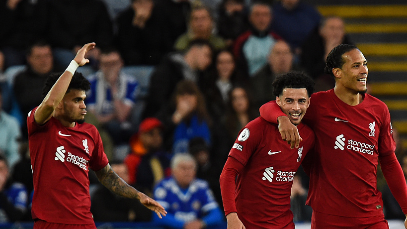 Liverpool players celebrate during a Premier League match against Leicester City in Leicester, UK, May 15, 2023. /CFP