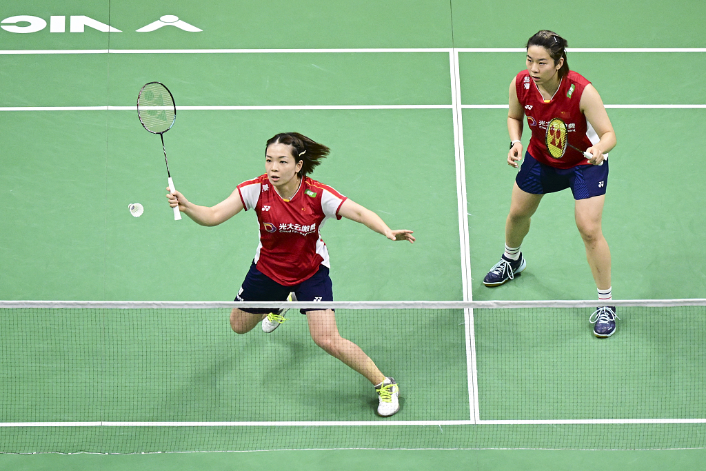 China's Chen Qingchen (L) and Jia Yifan compete in the women's doubles match at the Sudirman Cup in Suzhou, China, May 18, 2023. /CFP