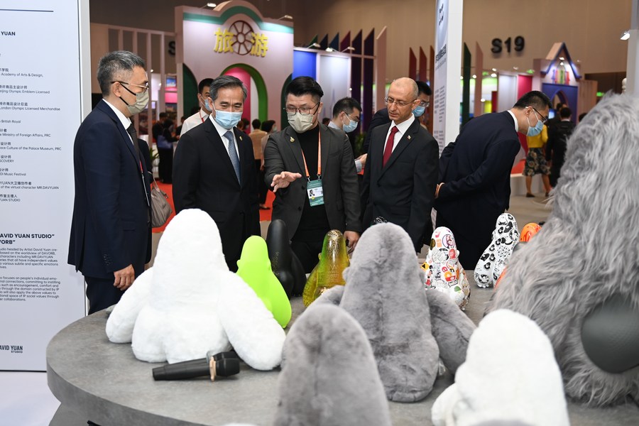 Guests visit the CEEC Expo, May 16, 2023. /Xinhua