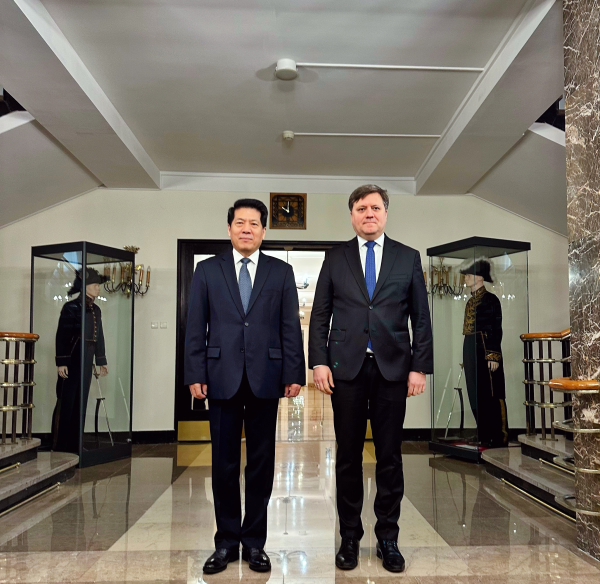 Special Representative of the Chinese Government on Eurasian Affairs Li Hui (L) meets with Polish Deputy Foreign Minister Wojciech Gerwel in Warsaw, Poland, May 19, 2023. /China's Foreign Ministry