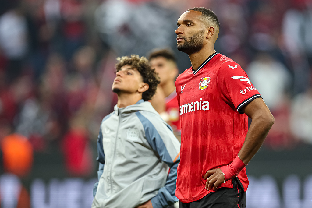 Bayer Leverkusen players in frustration after their Europa League clash with Roma at the BayArena in Leverkusen, Germany, May 18, 2023. /CFP