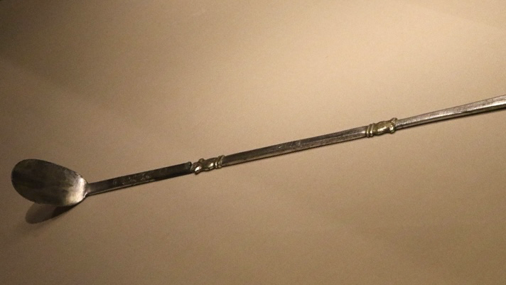 Tang Dynasty tea set: a gilded silver ladle