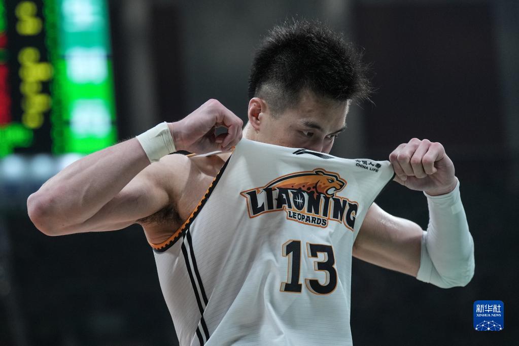 Guo Ailun of the Liaoning Flying Leopards misses many games during the 2022-23 CBA season because of injuries. /Xinhua 
