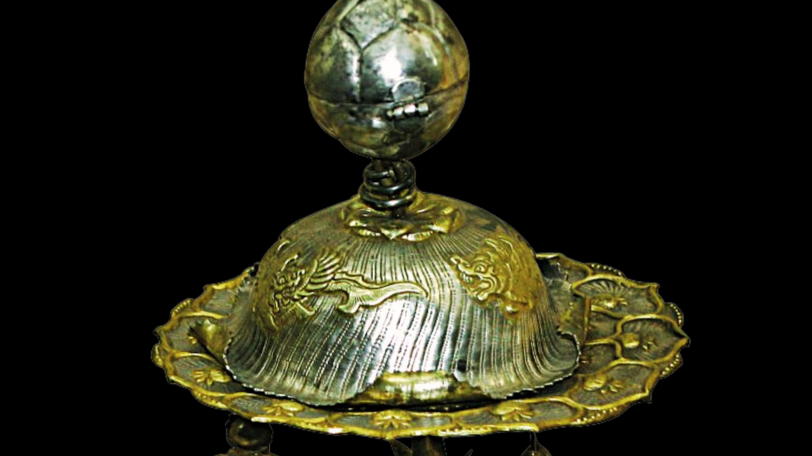 Silver tray proves ancient Chinese practice of adding salt to tea