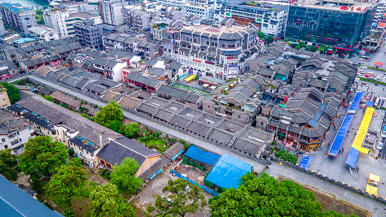 East West Street is located in the city of Guilin, Guangxi Zhuang Autonomous Region. /CFP