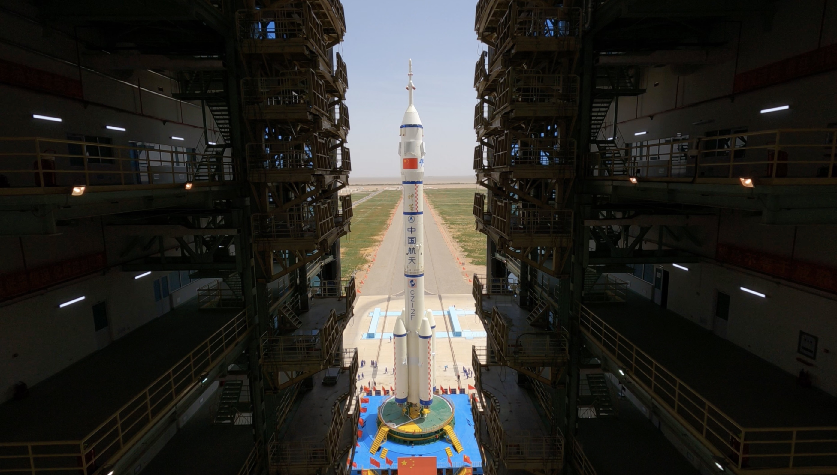 A view of the Long March 2F-Y16 carrier rocket from the assembly building at the Jiuquan Satellite Launch Center, May 22, 2023. /Jiuquan Satellite Launch Center