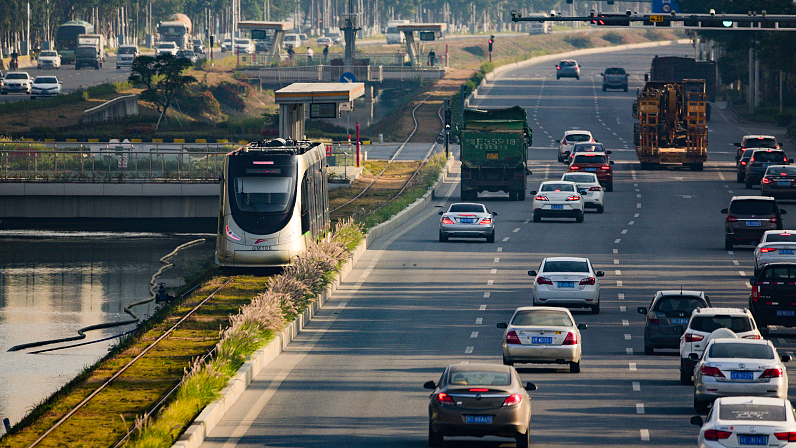 A hydrogen-powered tram in Foshan, Guangdong Province, December 21, 2020. /CFP