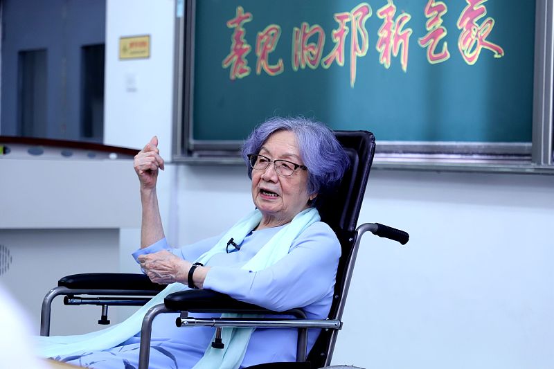 Yeh Chia-Ying gives a class at the Nankai University in Tianjin on August 22, 2019. /CFP